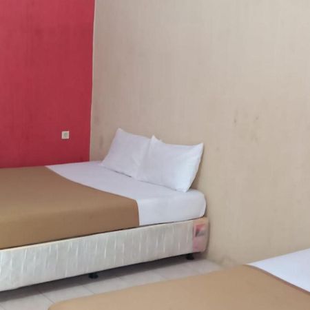 Hotel Nirwana Situbondo Redpartner Banyuanget Экстерьер фото