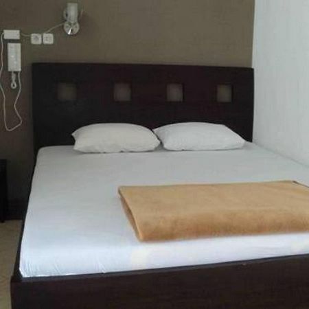 Hotel Nirwana Situbondo Redpartner Banyuanget Экстерьер фото