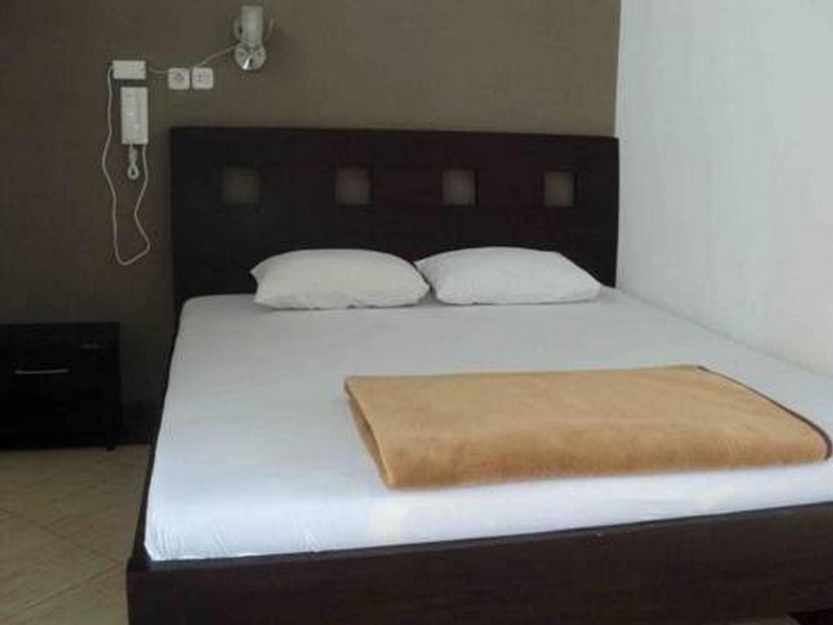 Hotel Nirwana Situbondo Redpartner Banyuanget Экстерьер фото