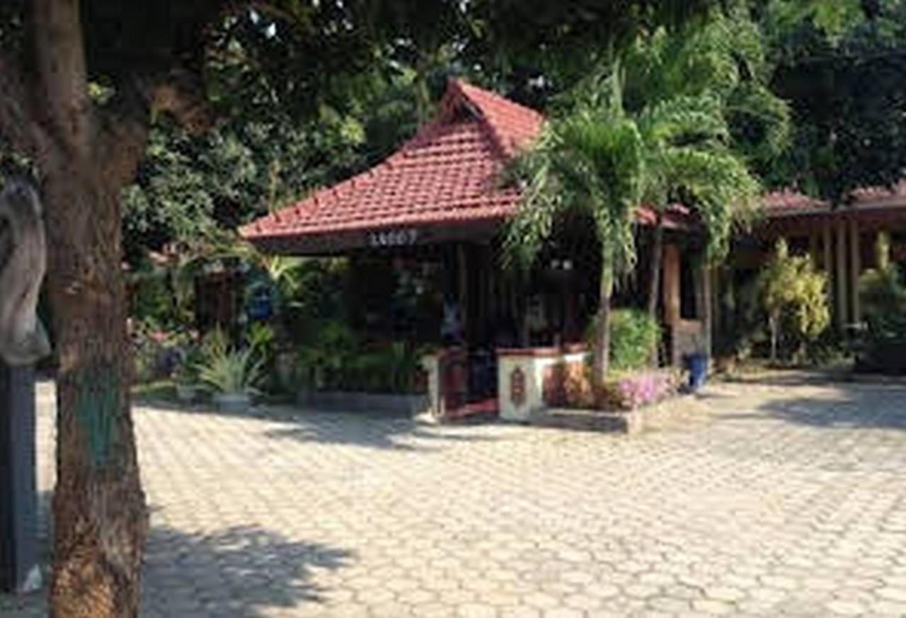 Hotel Nirwana Situbondo Redpartner Banyuanget Экстерьер фото